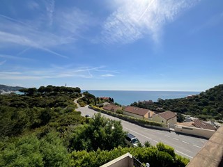 Quadrilocale in Vendita a Spotorno, 600'000&euro;, 150 m²