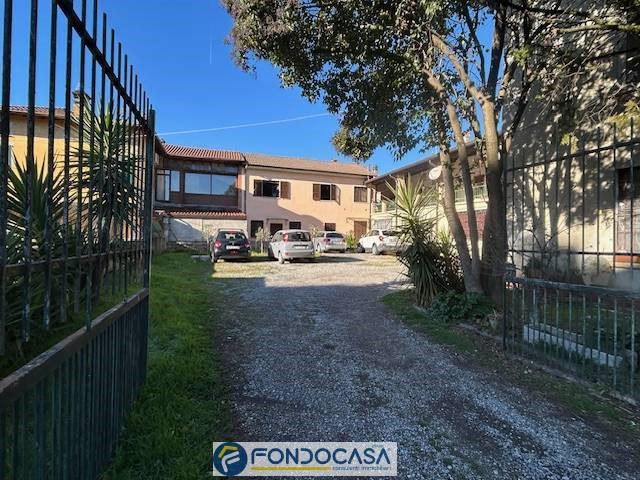 Bilocale in Vendita a Rovato, 65'000&euro;, 84 m²