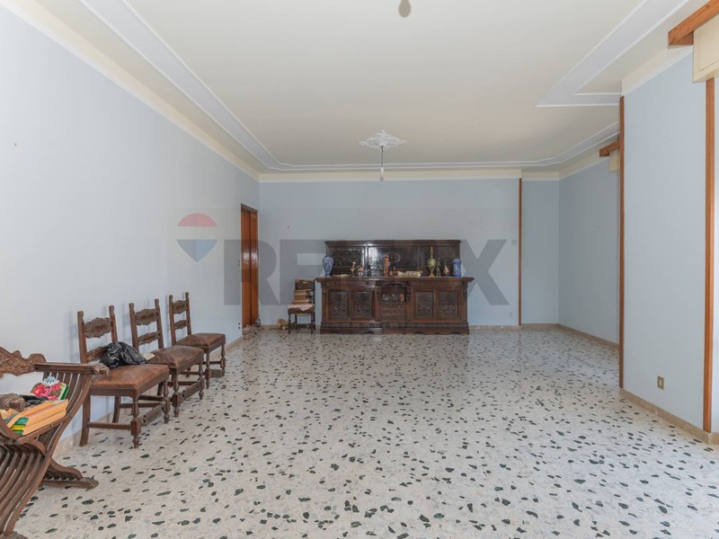 Appartamento in Vendita a Caltagirone, 98'000&euro;, 162 m²