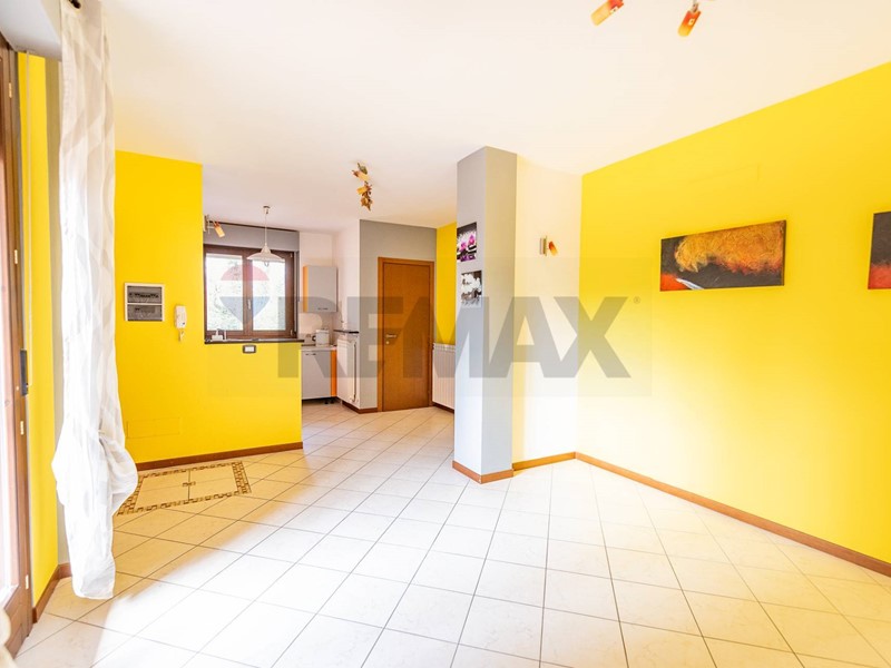 Appartamento in Vendita a Castelbellino, 98'000&euro;, 78 m²