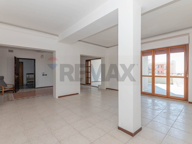 Appartamento in Vendita a Siracusa, 219'000&euro;, 274 m²