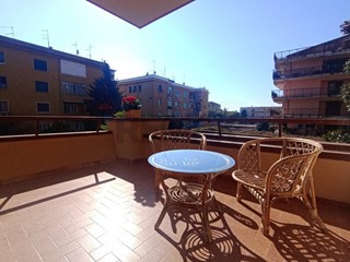 Appartamento in Vendita a Caserta, 420'000&euro;, 190 m²