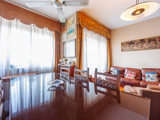 Quadrilocale in Vendita a Torino, 228'000&euro;, 107 m²