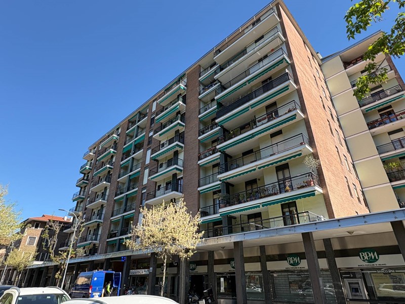 Trilocale in Vendita a Rho, 210'000&euro;, 98 m²