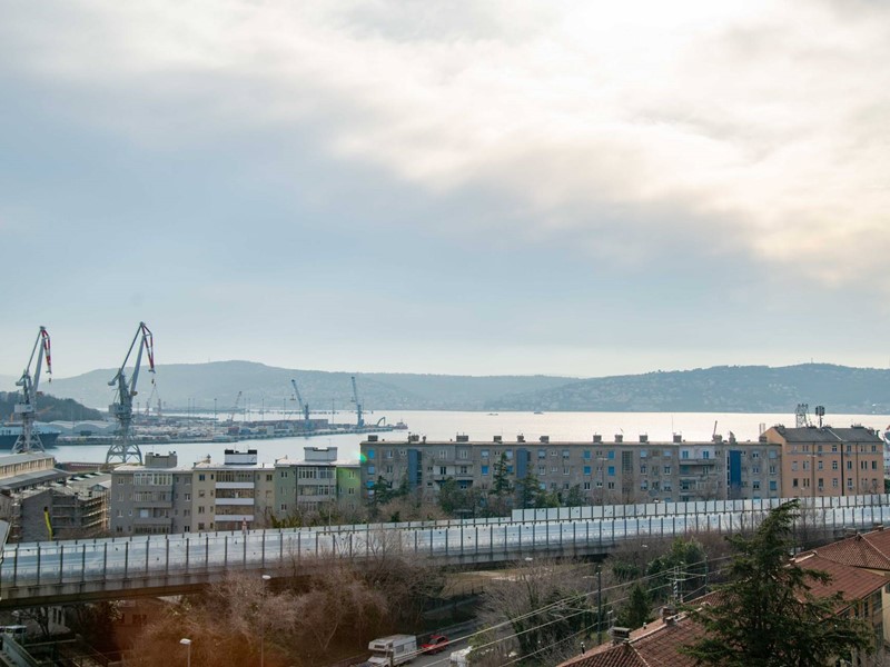 Quadrilocale in Vendita a Trieste, 210'000&euro;, 126 m²