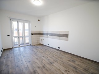 Bilocale in Vendita a Leinì, 89'000&euro;, 67 m²