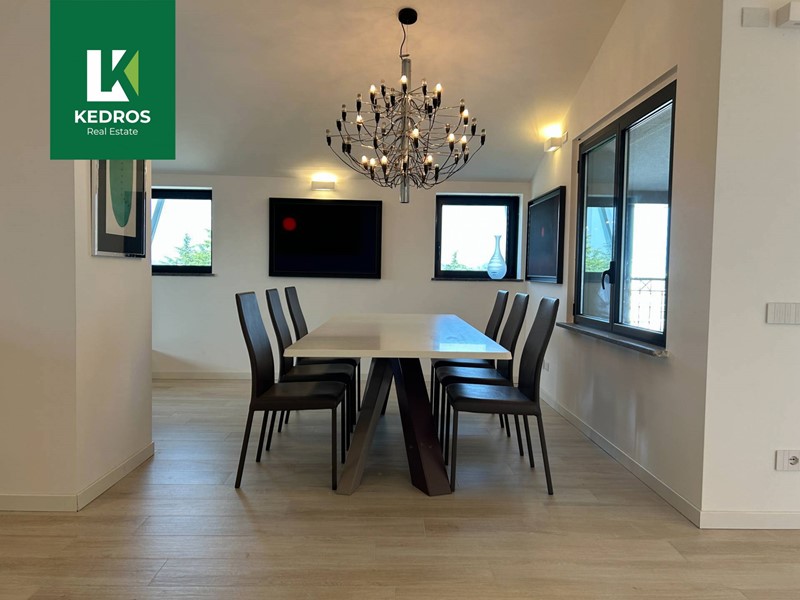 Attico in Vendita a Gallarate, 485'000&euro;, 140 m²