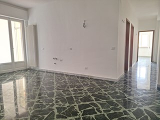 Quadrilocale in Affitto a Monopoli, 850&euro;, 110 m²