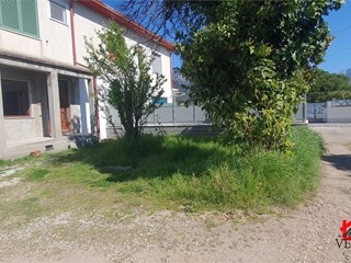 Quadrilocale in Vendita a Massa, 185'000&euro;, 80 m²