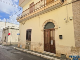 Trilocale in Vendita a Adelfia, 115'000&euro;, 90 m²