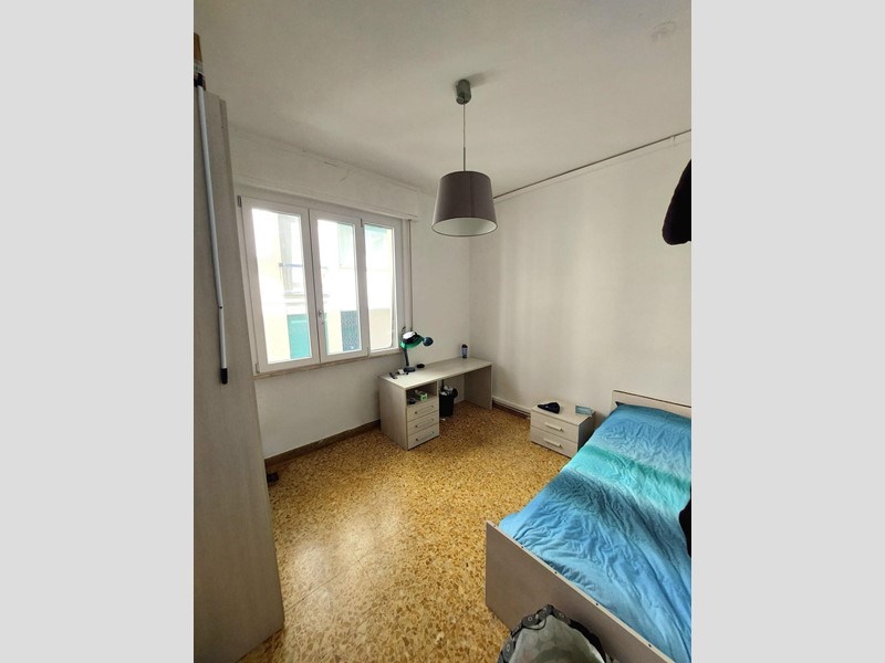 Appartamento in Affitto a Pisa, 330&euro;, 120 m², arredato, con Box