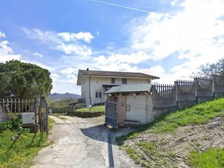 Appartamento in Vendita a Avolasca, zona Oliva, 42'225&euro;, 327 m², con Box