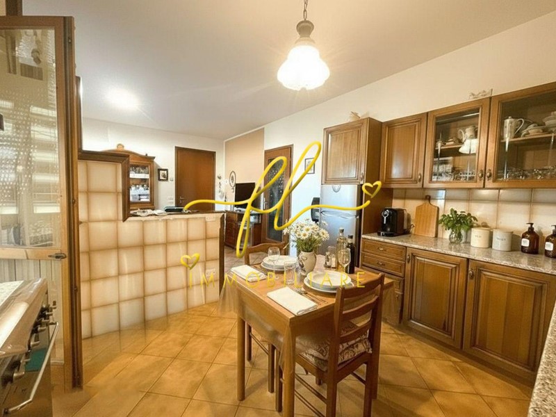 Trilocale in Vendita a Suvereto, 144'000&euro;, 90 m², con Box