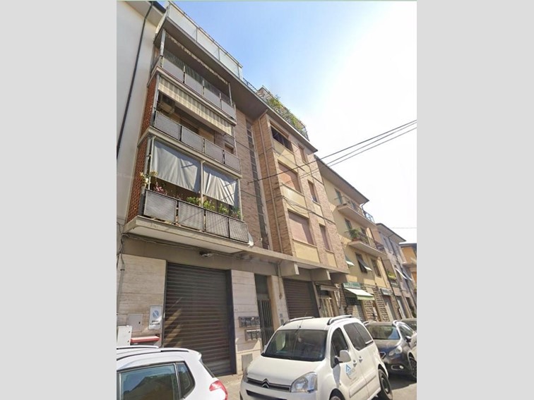 Quadrilocale in Vendita a Pontedera, 57'000&euro;, 76 m²