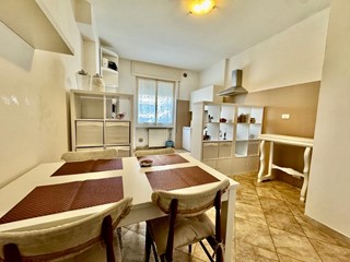 Quadrilocale in Vendita a Massa, 205'000&euro;, 100 m², arredato