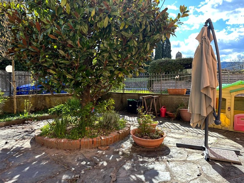 Appartamento in Vendita a Capannori, zona Pieve di Compito, 140'000&euro;, 125 m²