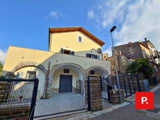 Trilocale in Vendita a Riardo, 125'000&euro;, 100 m²