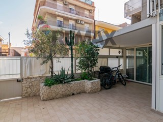 Trilocale in Vendita a Aci Catena, 89'000&euro;, 90 m²