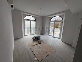 Quadrilocale in Affitto a Castelnuovo di Garfagnana, 700&euro;, 82 m²