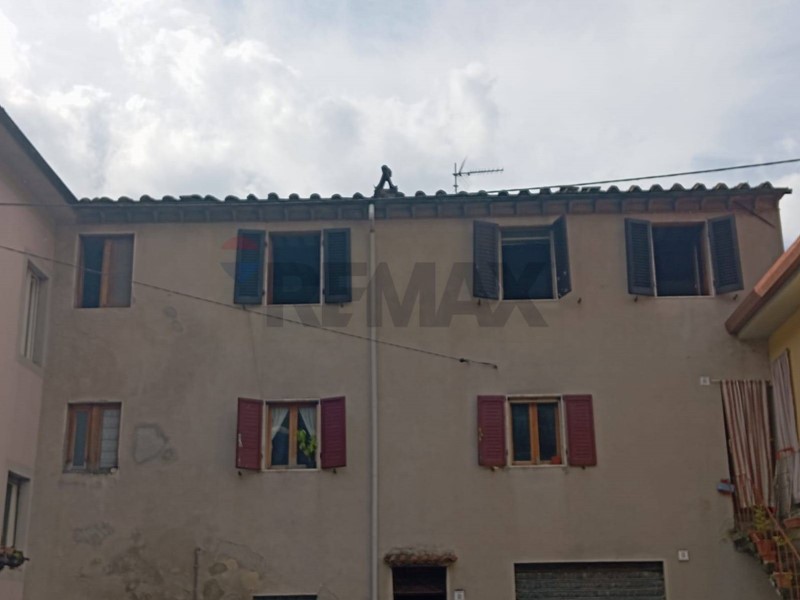 Appartamento in Vendita a Bagni di Lucca, 55'000&euro;, 80 m²