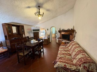 Appartamento in Vendita a Bagni di Lucca, 65'000&euro;, 76 m²