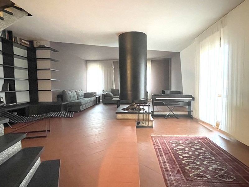 Appartamento in Affitto a Cairo Montenotte, 1'200&euro;, 350 m²