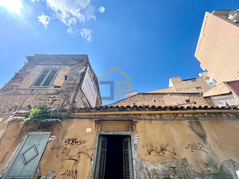 Quadrilocale in Vendita a Palermo, 40'000&euro;, 82 m²