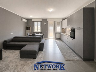 Trilocale in Vendita a Lonato del Garda, 215'000&euro;, 80 m², con Box
