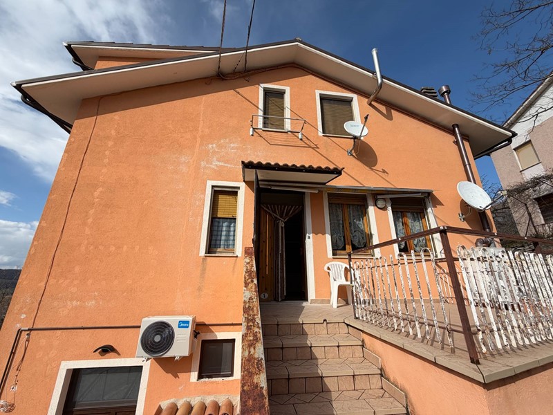 Appartamento in Vendita a Fiastra, 65'000&euro;, 55 m²