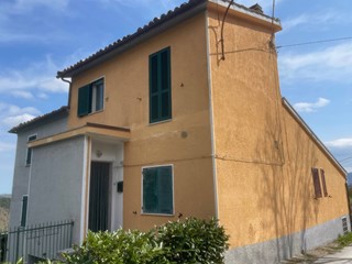 Appartamento in Vendita a Sassoferrato, 115'000&euro;, 110 m²