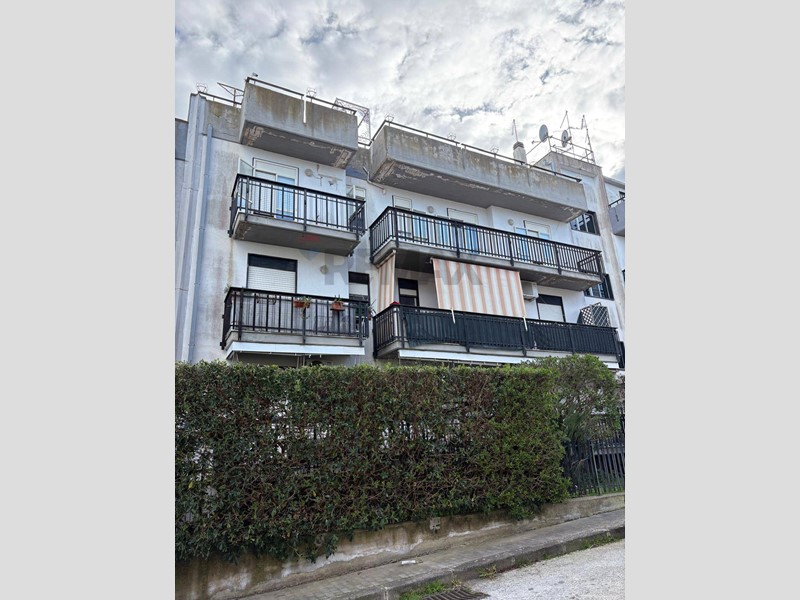 Appartamento in Vendita a Melilli, 65'000&euro;, 130 m²