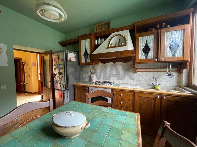 Appartamento in Vendita a Bagni di Lucca, 49'000&euro;, 146 m²