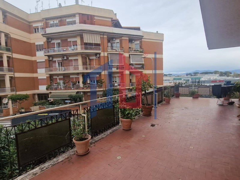 Appartamento in Vendita a Pomezia, 210'000&euro;, 120 m²