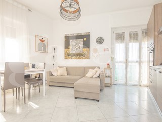 Trilocale in Vendita a Rivoli, 119'000&euro;, 67 m², arredato