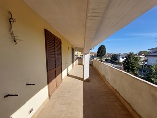 Quadrilocale in Vendita a Mosciano Sant'Angelo, 200'000&euro;, 140 m², arredato