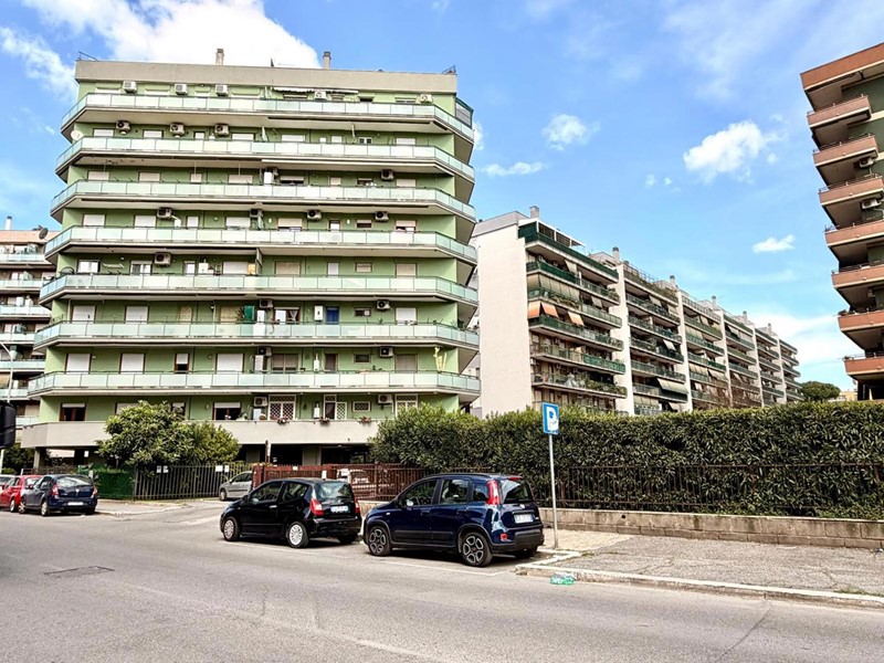Quadrilocale in Vendita a Roma, 273'000&euro;, 130 m²