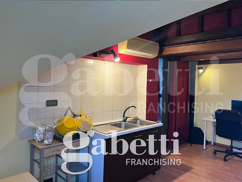 Bilocale in Vendita a Torino, 52'000&euro;, 54 m², arredato, con Box