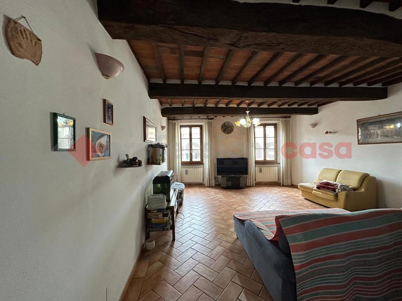 Appartamento in Vendita a Foiano della Chiana, 150'000&euro;, 170 m², arredato