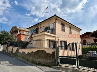 Trilocale in Vendita a Roma, 199'000&euro;, 80 m²