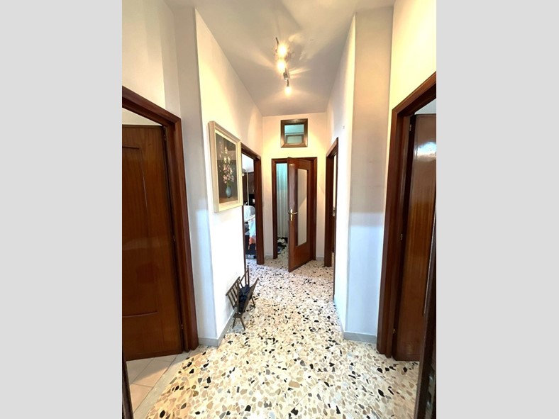 Trilocale in Vendita a Modugno, 145'000&euro;, 118 m²