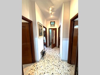 Trilocale in Vendita a Modugno, 145'000&euro;, 118 m²