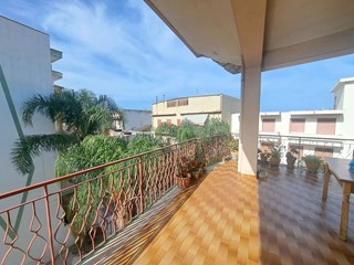 Appartamento in Vendita a Barcellona Pozzo di Gotto, 85'000&euro;, 140 m²