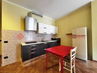 Bilocale in Vendita a Paruzzaro, 115'000&euro;, 64 m², con Box