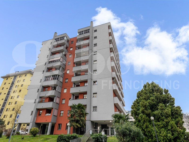 Quadrilocale in Vendita a Rozzano, 295'000&euro;, 110 m², arredato, con Box