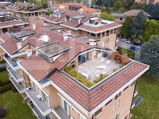 Attico in Vendita a Cesano Maderno, 560'000&euro;, 282 m², con Box