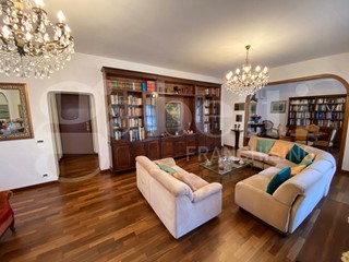 Appartamento in Vendita a Terni, 175'000&euro;, 135 m²