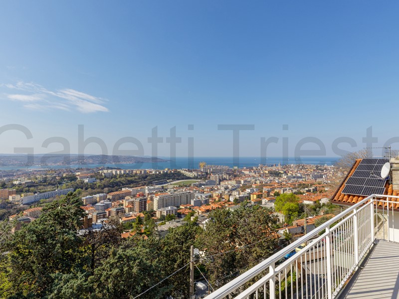 Appartamento in Vendita a Trieste, 490'000&euro;, 166 m², con Box