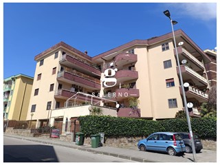 Appartamento in Vendita a Salerno, 380'000&euro;, 144 m²