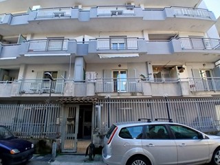 Trilocale in Vendita a Calvizzano, 185'000&euro;, 131 m², con Box