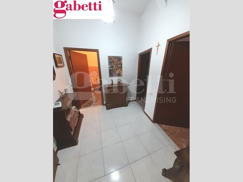 Appartamento in Vendita a Poggibonsi, 140'000&euro;, 114 m²